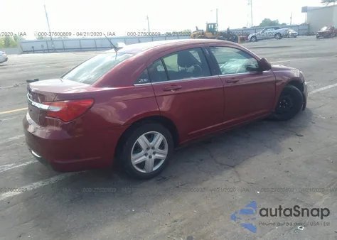 2014 Chrysler 200 Lx z USA, uszkodzony, nr VIN 1C3CCBAB9EN208232